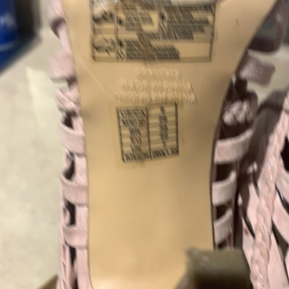 Lightly worn light pink braided suede heals - Picture 3 of 3